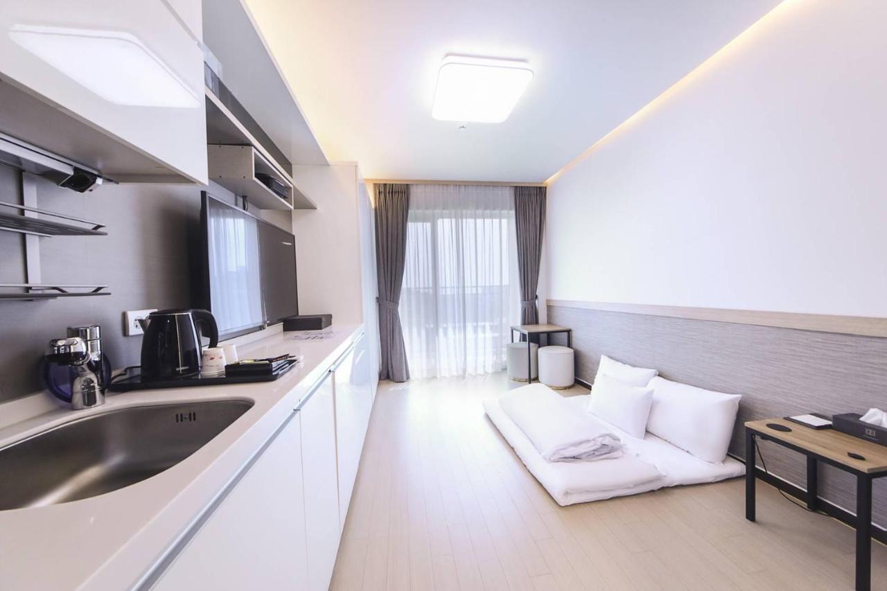 Skytop Hotel Incheon Airport Екстериор снимка