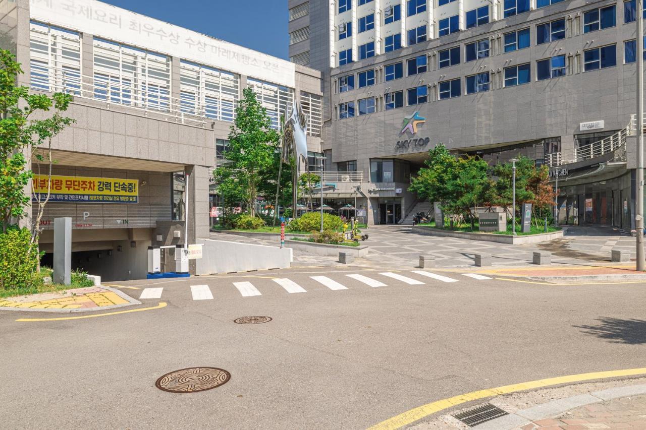 Skytop Hotel Incheon Airport Екстериор снимка